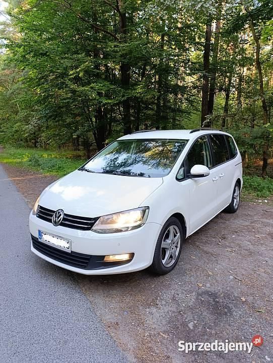 Biały Używany 2011 VW Sharan Minivan | 26 900 zł (Uczciwa cena) - Obraz 1/4