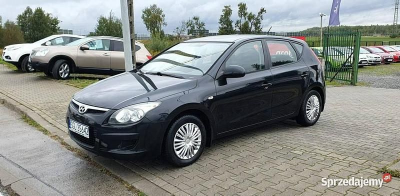 Czarny Używany 2010 Hyundai i30 Hatchback | 22 700 zł - Obraz 1/4