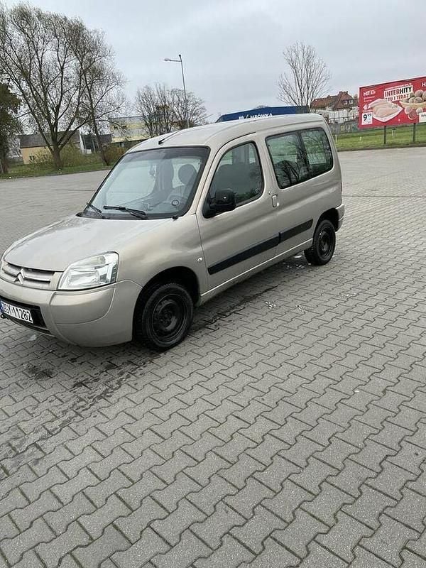 Używany Citroën Berlingo 2007 Brązowobeżowy Minivan