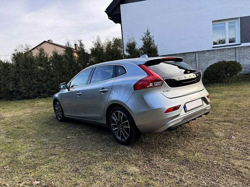 Używany Volvo V40 Momentum 115 KM (84 kW) 2014 Szary Kombi