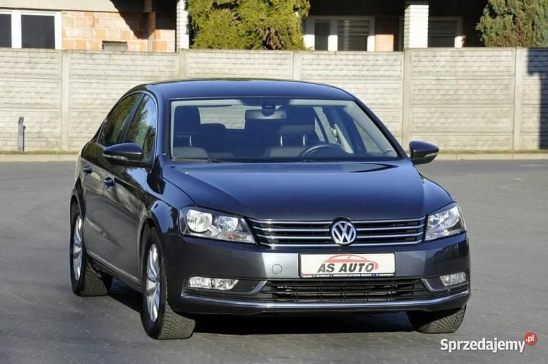 Grafitowy Używany 2011 VW Passat Comfortline Sedan/Limuzyna | 32 900 zł (Dość drogi) - Obraz 1/4