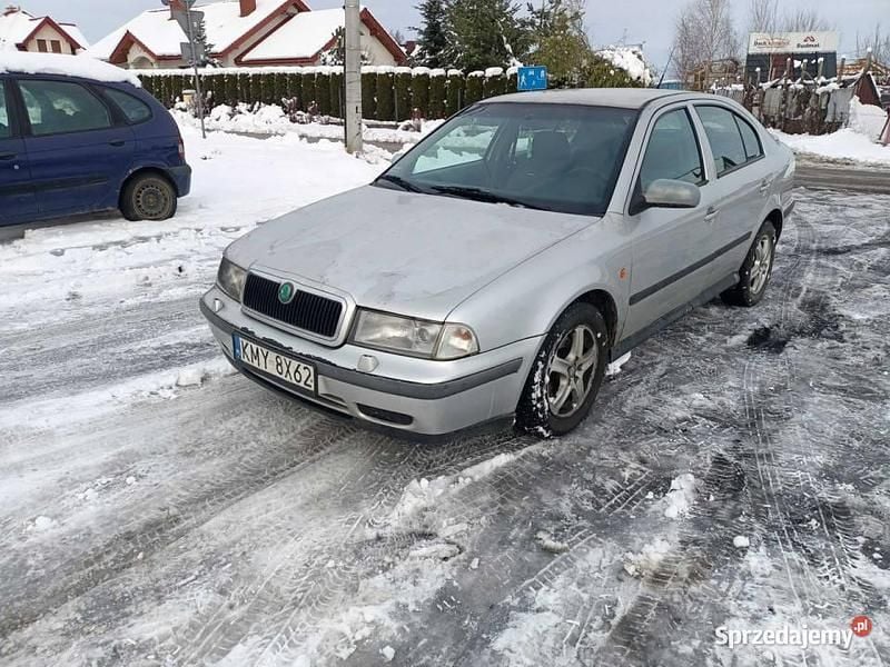 Srebrny Używany 1999 Skoda Octavia Sedan/Limuzyna | 2700 zł (Uczciwa cena) - Obraz 1/4