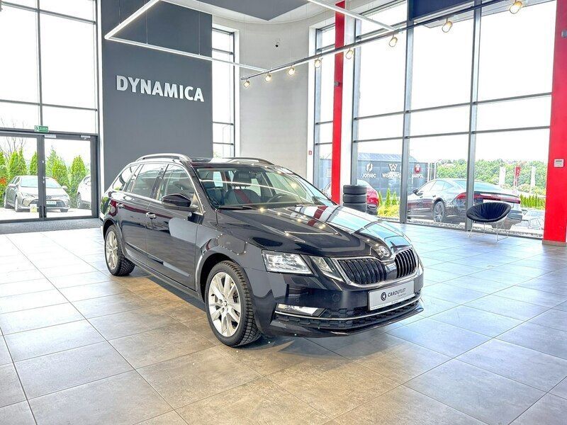 Czarny (metalik) Używany 2020 Skoda Octavia Style Kombi | 77 900 zł (Uczciwa cena) - Obraz 1/1