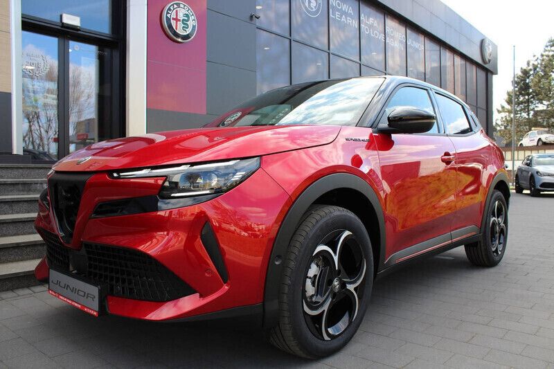 Lakier specjalny czerwony z czarnym dachem brera Nowe 2025 Alfa Romeo Junior Edizione Speciale SUV | 136 196 zł - Obraz 1/4