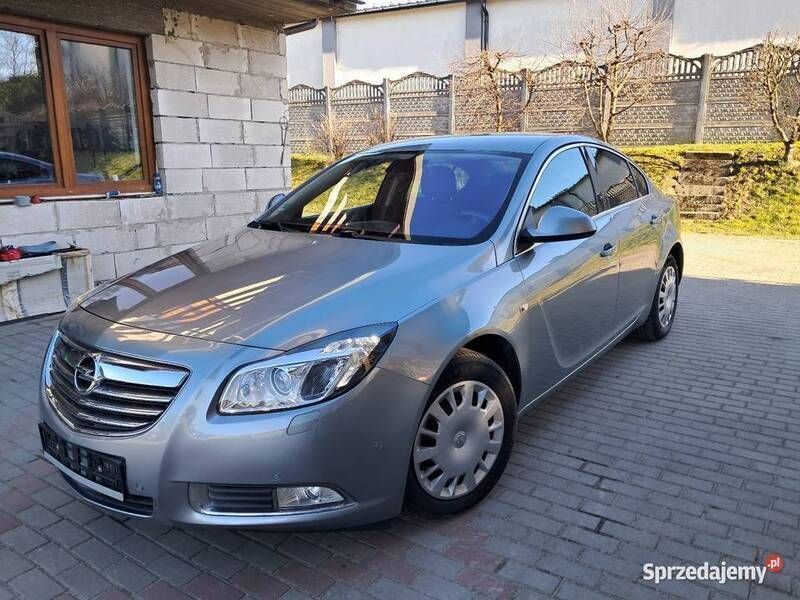 Srebrny Używany 2012 Opel Insignia Sedan/Limuzyna | 23 900 zł (Dobra cena) - Obraz 1/4