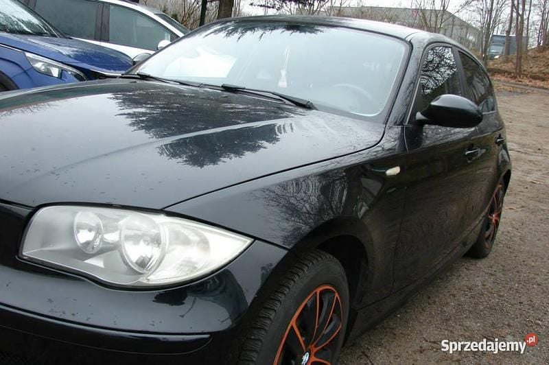 Czarny Używany 2006 BMW 116 Hatchback | 12 000 zł (Uczciwa cena) - Obraz 1/4