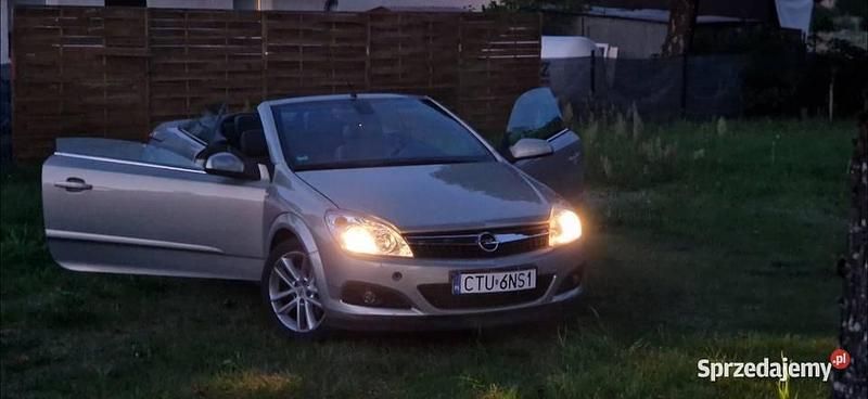 Złoty Używany 2007 Opel Astra | 10 800 zł (Uczciwa cena) - Obraz 1/4