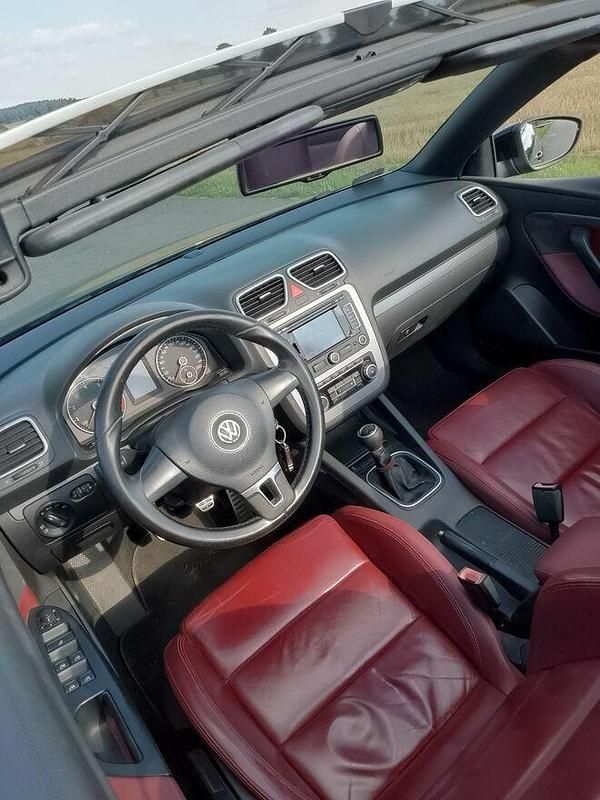Czarny Używany 2010 VW Eos Kabriolet | 27 500 zł - Obraz 1/4