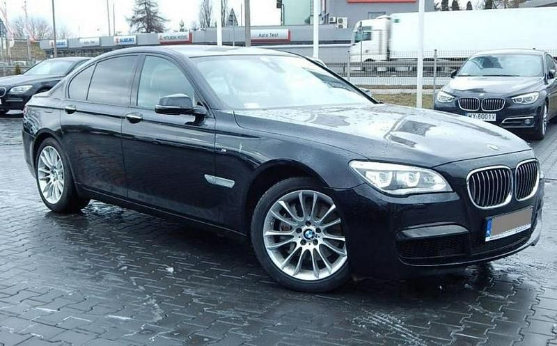 Używany BMW 740 313 KM (230 kW) 2014 Czarny (metalik) Sedan/Limuzyna