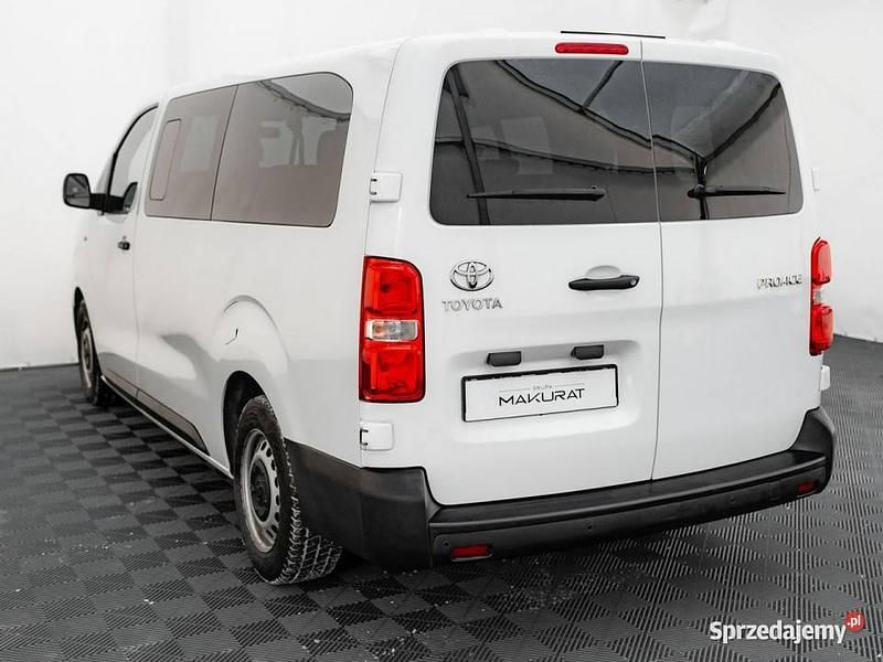 Używany Toyota Proace 145 KM (106 kW) 2021 Biały Minivan