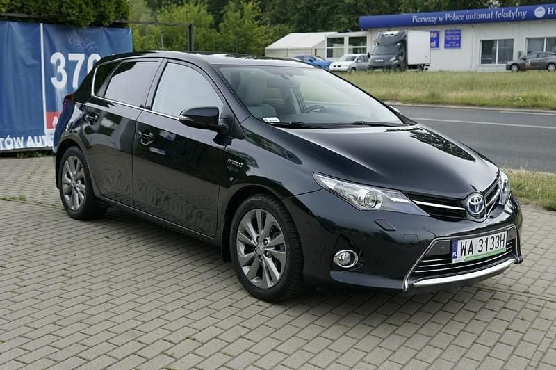 Niebieski Używany 2014 Toyota Auris Hybrid Kombi | 42 900 zł (Uczciwa cena) - Obraz 1/4