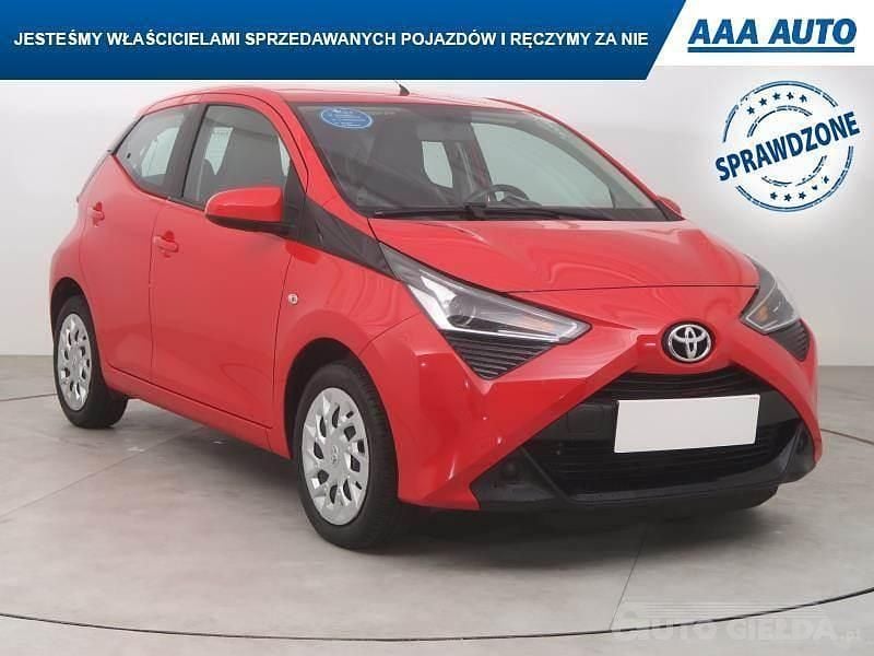 Używany Toyota Aygo 2018 Czerwony Hatchback