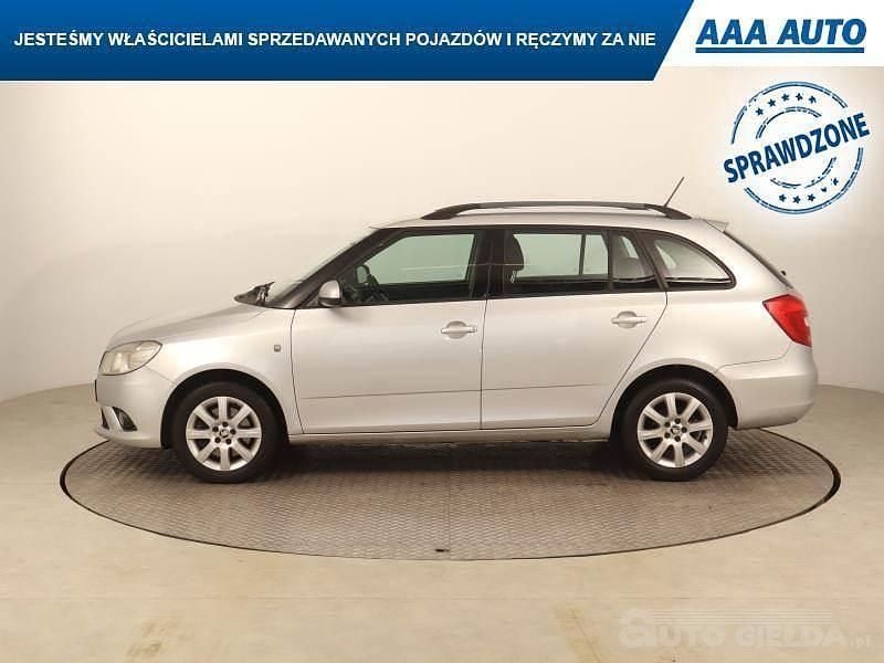 Używany Skoda Fabia 86 KM (63 kW) 2014 Srebrny