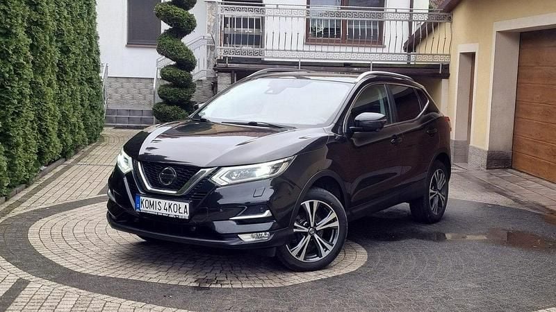 Czarny (metalik) Używany 2018 Nissan Qashqai SUV | 52 900 zł (Dobra cena) - Obraz 1/4