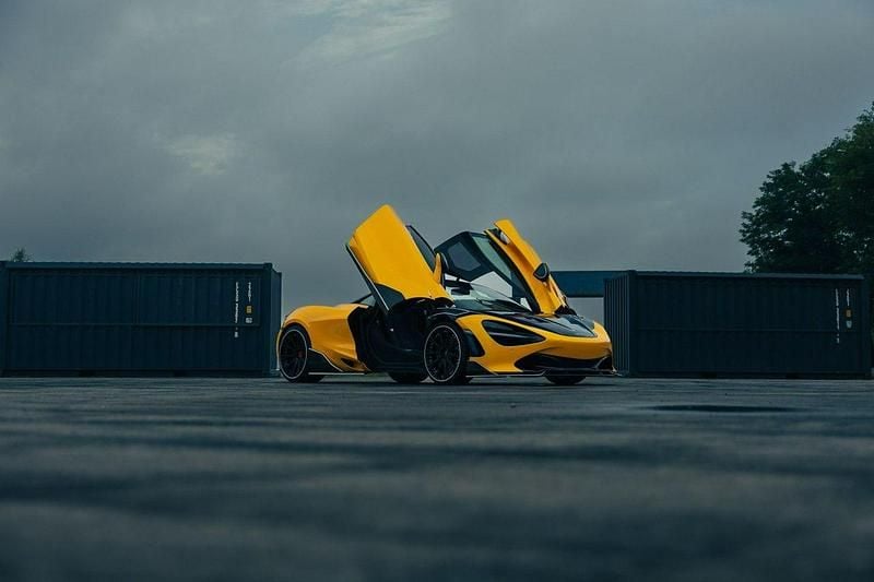 Żółty (metalik) Używany 2018 McLaren 720S Coupe | 1 199 780 zł - Obraz 1/4