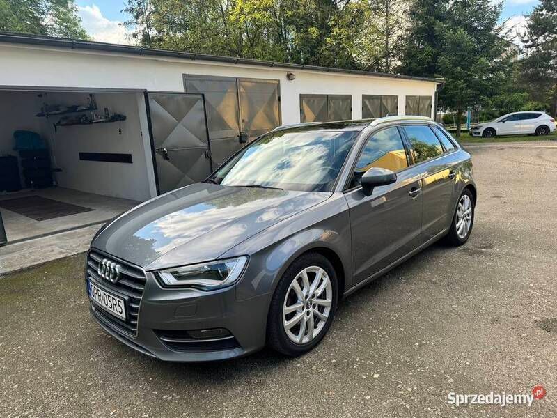 Grafitowy Używany 2015 Audi A3 Sportback Hatchback | 66 500 zł - Obraz 1/4