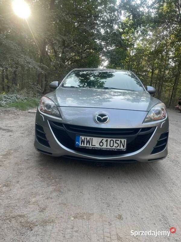 Używany Mazda 3 115 KM (84 kW) 2010 Srebrny Sedan/Limuzyna