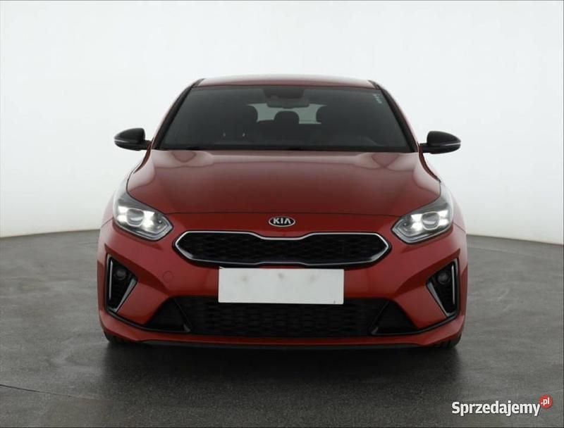 Czerwony Używany 2020 Kia ProCeed Hatchback | 87 999 zł (Uczciwa cena) - Obraz 1/4