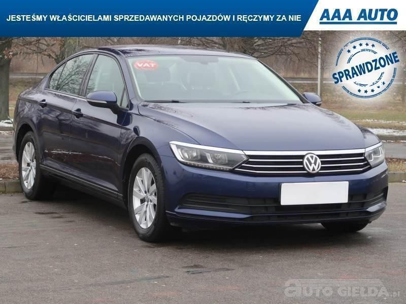 Błękitny Używany 2018 VW Passat | 47 999 zł (Dobra cena) - Obraz 1/4