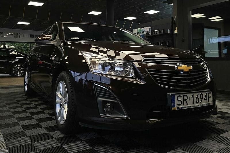 Brązowobeżowy Używany 2013 Chevrolet Cruze Hatchback | 25 000 zł (Drogi) - Obraz 1/4