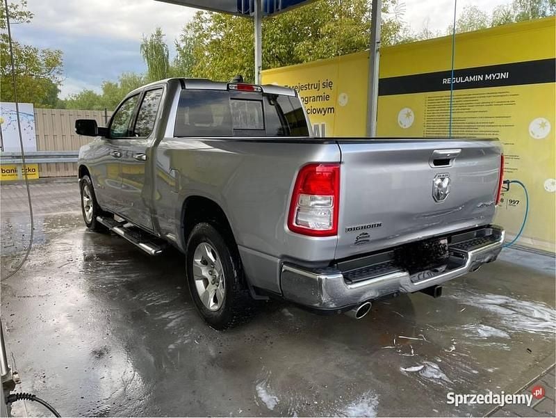 Używany RAM 1500 2019 Srebrny Pickup