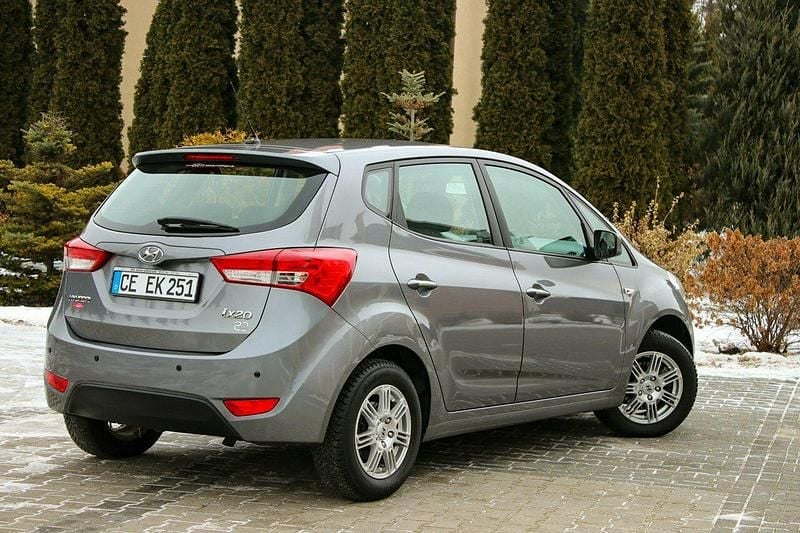 Używany Hyundai ix20 Edition 90 KM (66 kW) 2012 Szary (metalik, perła) Hatchback