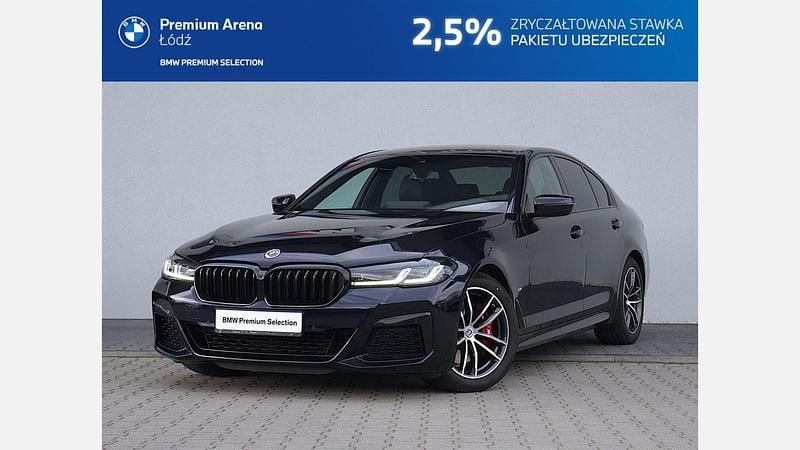 Czarny carbon m metalizowany Używany 2023 BMW 520 Shadowline Sedan/Limuzyna | 209 900 zł - Obraz 1/3