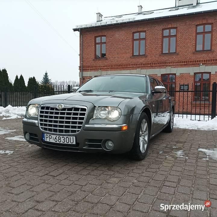 Używany Chrysler 300C 2007 Szary Kombi