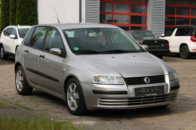 Używany Fiat Stilo 103 KM (75 kW) 2003 Srebrny Hatchback