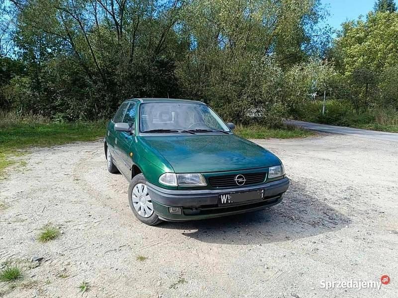 Zielony Używany 1999 Opel Astra Sedan/Limuzyna | 2900 zł (Uczciwa cena) - Obraz 1/4