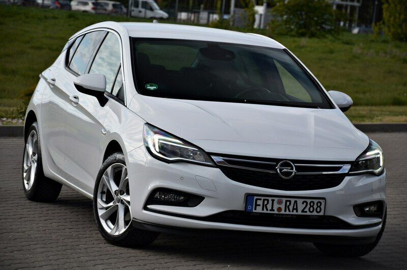 Biały (metalik) Używany 2016 Opel Astra Hatchback | 44 900 zł (Dość drogi) - Obraz 1/4