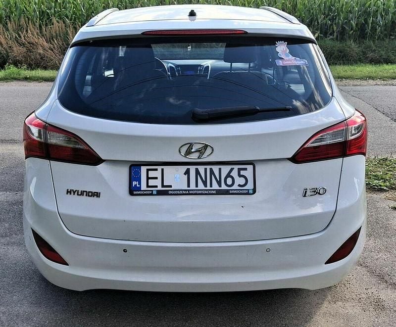 Używany Hyundai i30 Trend 101 KM (74 kW) 2015 Biały Kombi