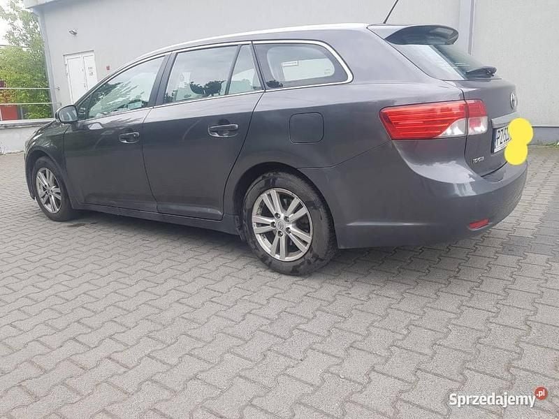Używany Toyota Avensis 2013