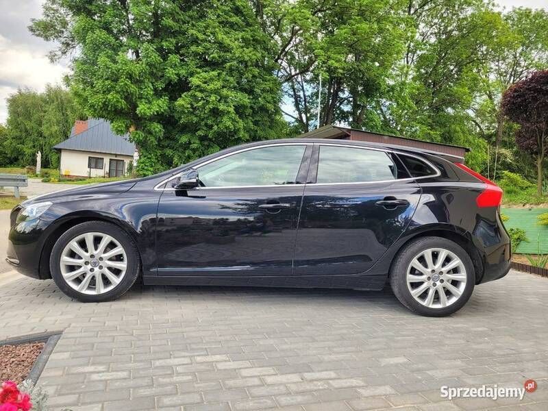 Czarny Używany 2013 Volvo V40 Kombi | 39 800 zł (Dość drogi) - Obraz 1/4