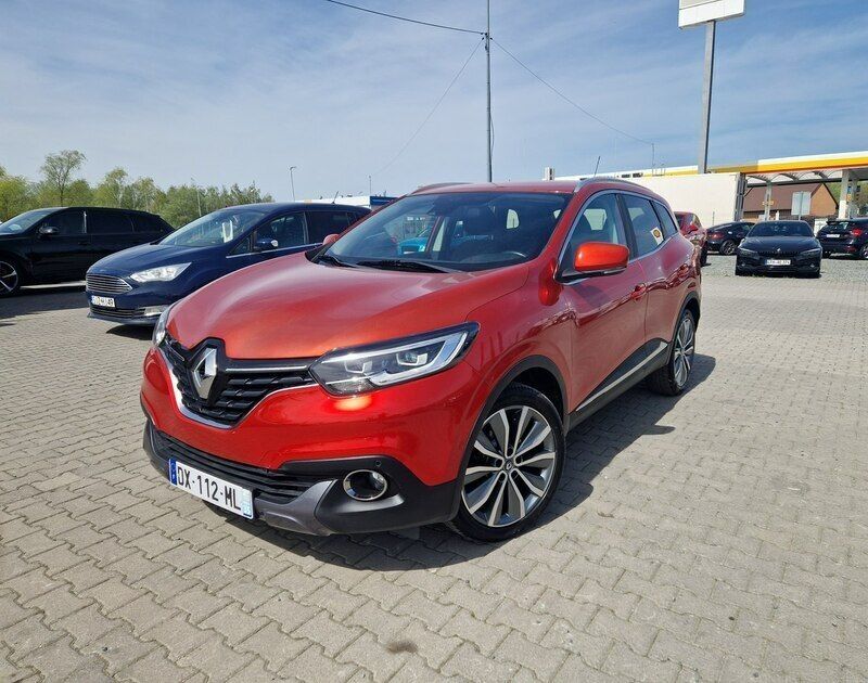 Czerwony (metalik) Używany 2015 Renault Kadjar SUV | 39 900 zł (Uczciwa cena) - Obraz 1/4