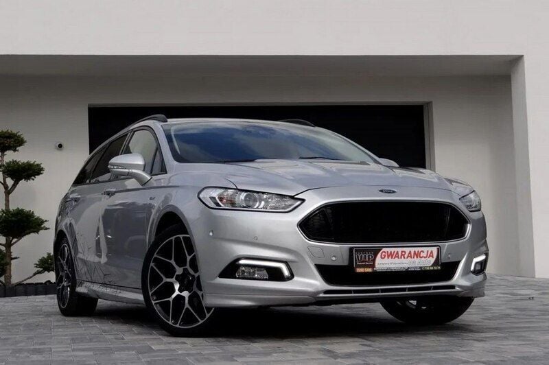 Używany Ford Mondeo 240 KM (176 kW) 2017 Srebrny (metalik) Sedan/Limuzyna