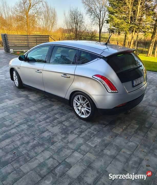 Używany Lancia Delta 2008 Srebrny Hatchback
