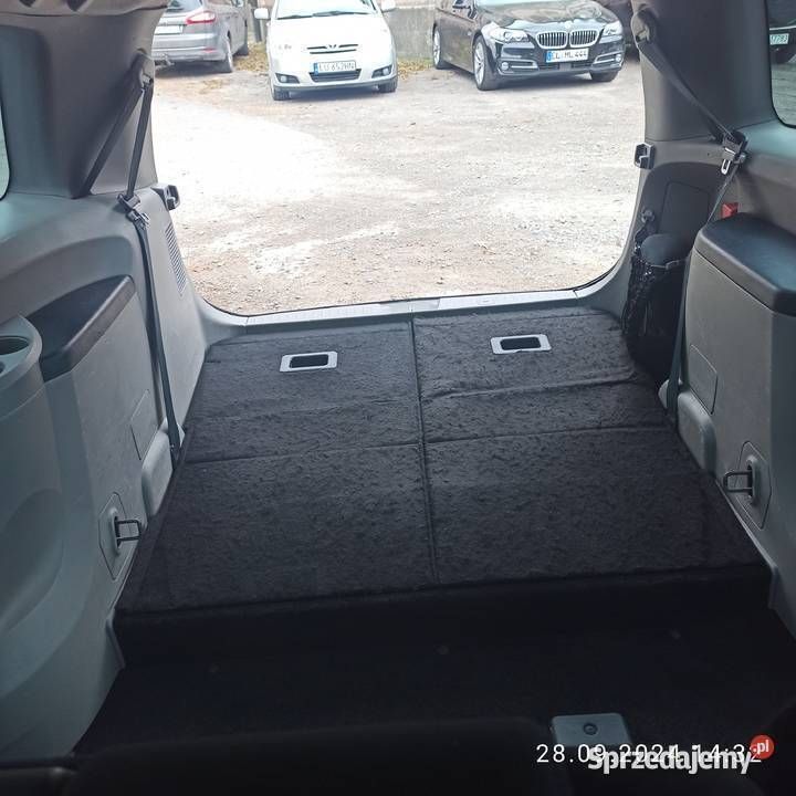 Czarny Używany 2008 Mitsubishi Grandis Minivan | 12 500 zł - Obraz 1/4