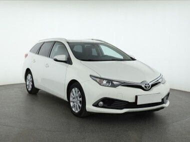 Biały Używany 2016 Toyota Auris Kombi | 35 999 zł (Uczciwa cena) - Obraz 1/4