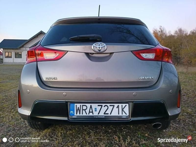 Używany Toyota Auris Edition 2015 Złoty Hatchback