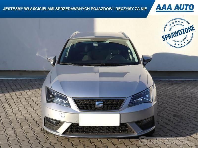 Używany Seat Leon 2019 Srebrny