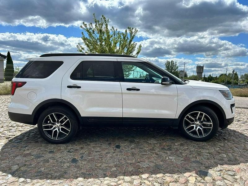 Używany Ford Explorer Sport 370 KM (272 kW) 2018 Biały SUV