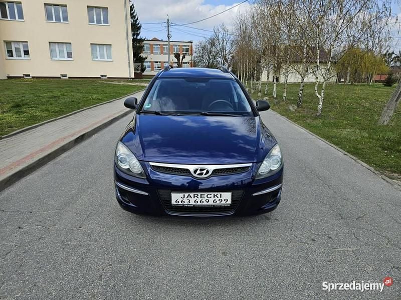 Używany Hyundai i30 109 KM (80 kW) 2010 Niebieski Kombi