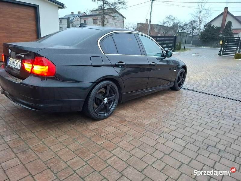 Używany BMW 325 2010 Czarny Sedan/Limuzyna