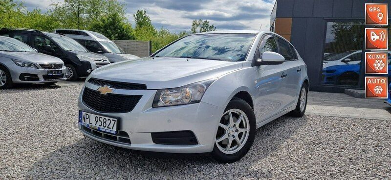 Srebrny (metalik) Używany 2013 Chevrolet Cruze Hatchback | 19 900 zł (Uczciwa cena) - Obraz 1/4