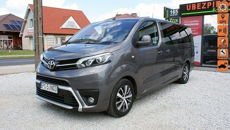 Szary (metalik) Używany 2018 Toyota Proace Verso Kombi | 114 700 zł (Dość drogi) - Obraz 1/4