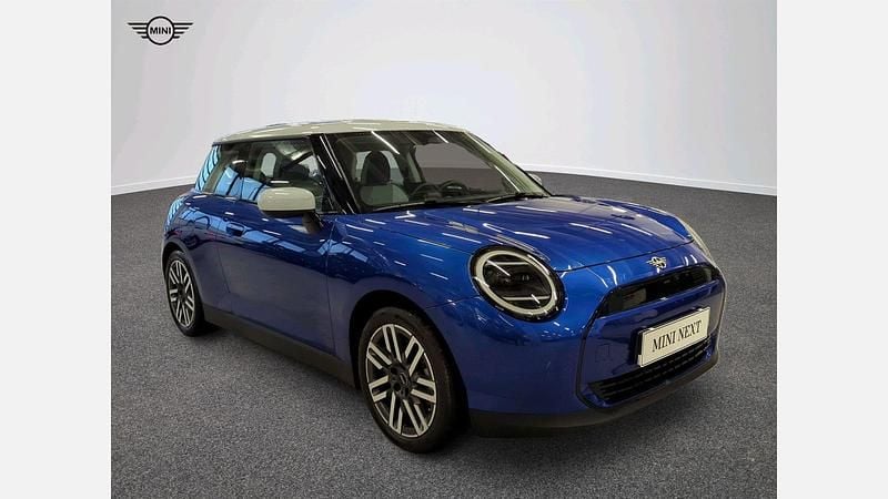 Blazing blue metalizowany Używany 2023 Mini Cooper Hatchback | 121 900 zł (Uczciwa cena) - Obraz 1/4