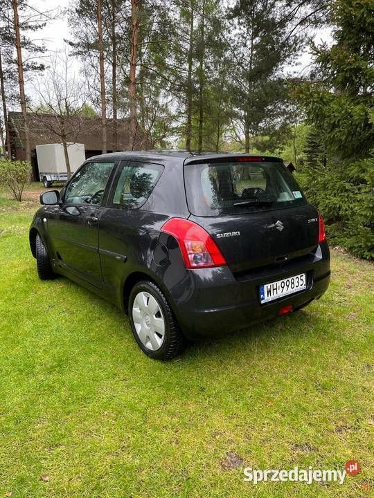 Czarny Używany 2010 Suzuki Swift | 15 500 zł (Uczciwa cena) - Obraz 1/4