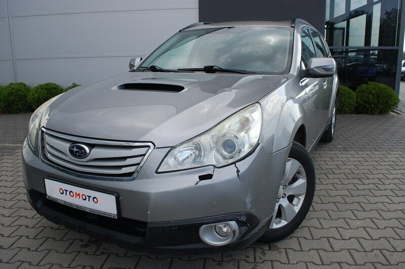 Używany Subaru Legacy 150 KM (110 kW) 2011 Srebrny (metalik) Sedan/Limuzyna