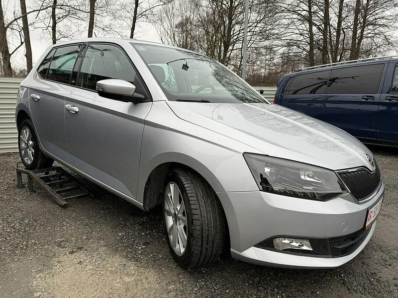 Używany Skoda Fabia 90 KM (66 kW) 2016 Srebrny Hatchback
